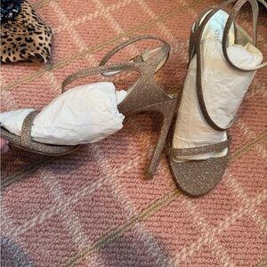 Stuart weitzman sultry mid gold glitterati heels
